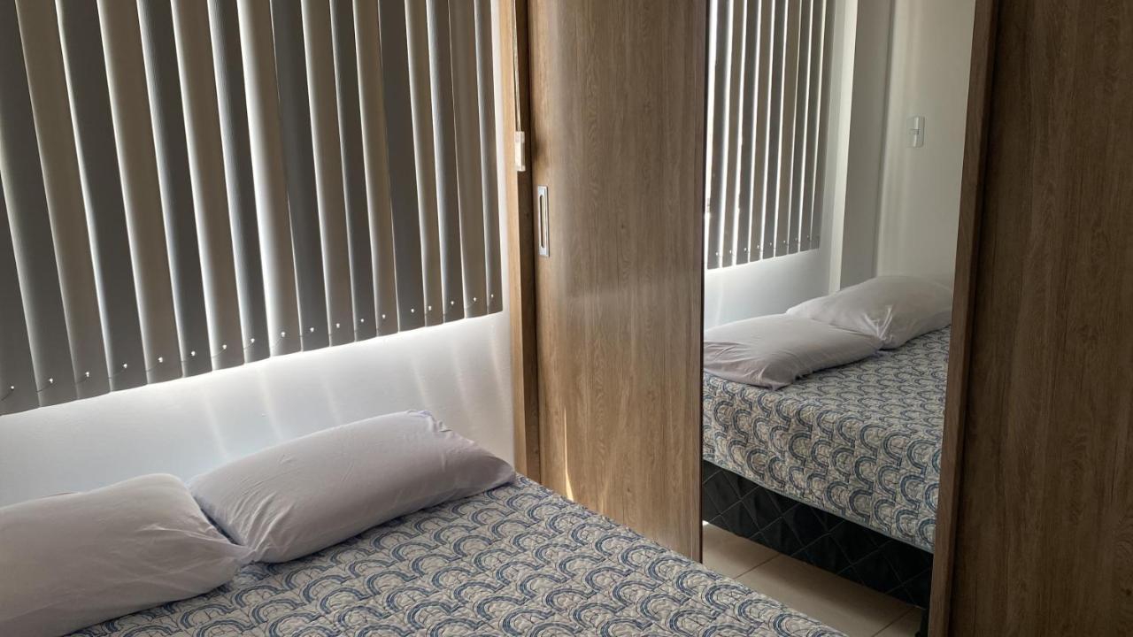 ガラニュンスApartamento 03B Residencial Morada Do Valeアパートメント エクステリア 写真